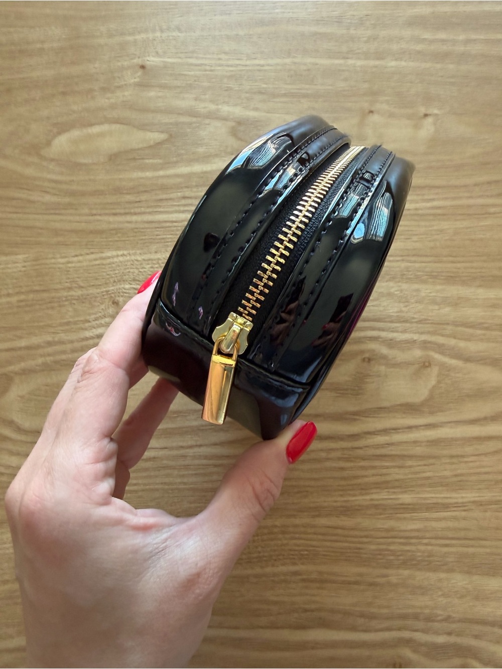 Tory Burch Glossy Black Patent Logo Pouch - Picture 3 of 6